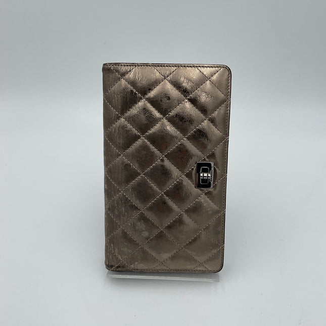 Chanel CHANEL Matèlassè Platinum Wallet