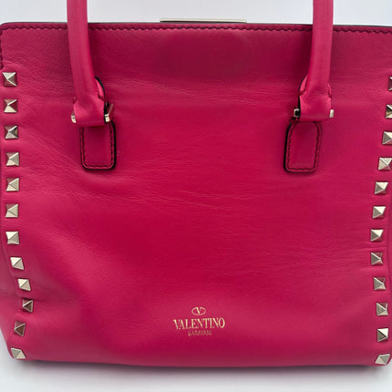 Valentino Garavani VALENTINO GARAVANI Rockstud Medium Pink Handbag