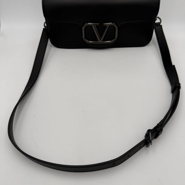 Valentino Garavani VALENTINO GARAVANI VLOGO Black Handbag