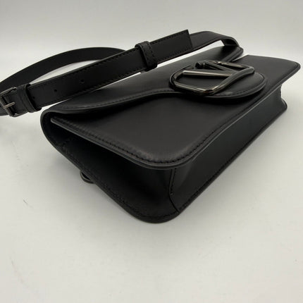 Valentino Garavani VALENTINO GARAVANI VLOGO Black Handbag