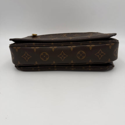 Louis Vuitton LOUIS VUITTON METIS Monogram Handbag